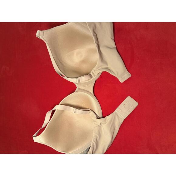 NWOT Skims Fits Everybody T Shirt Bra Color Mica Size 44B - Picture 2 of 3